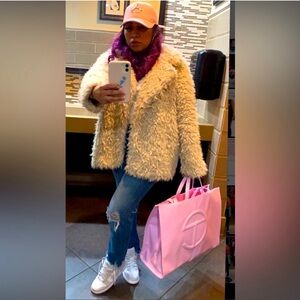 Meet your Posher, Tina